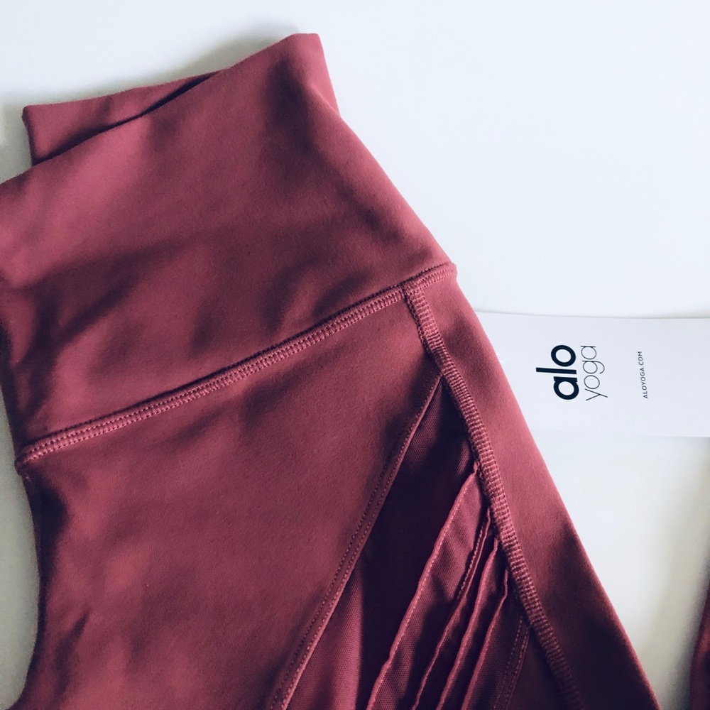 ALO yoga Leggings - Picture 3 of 7